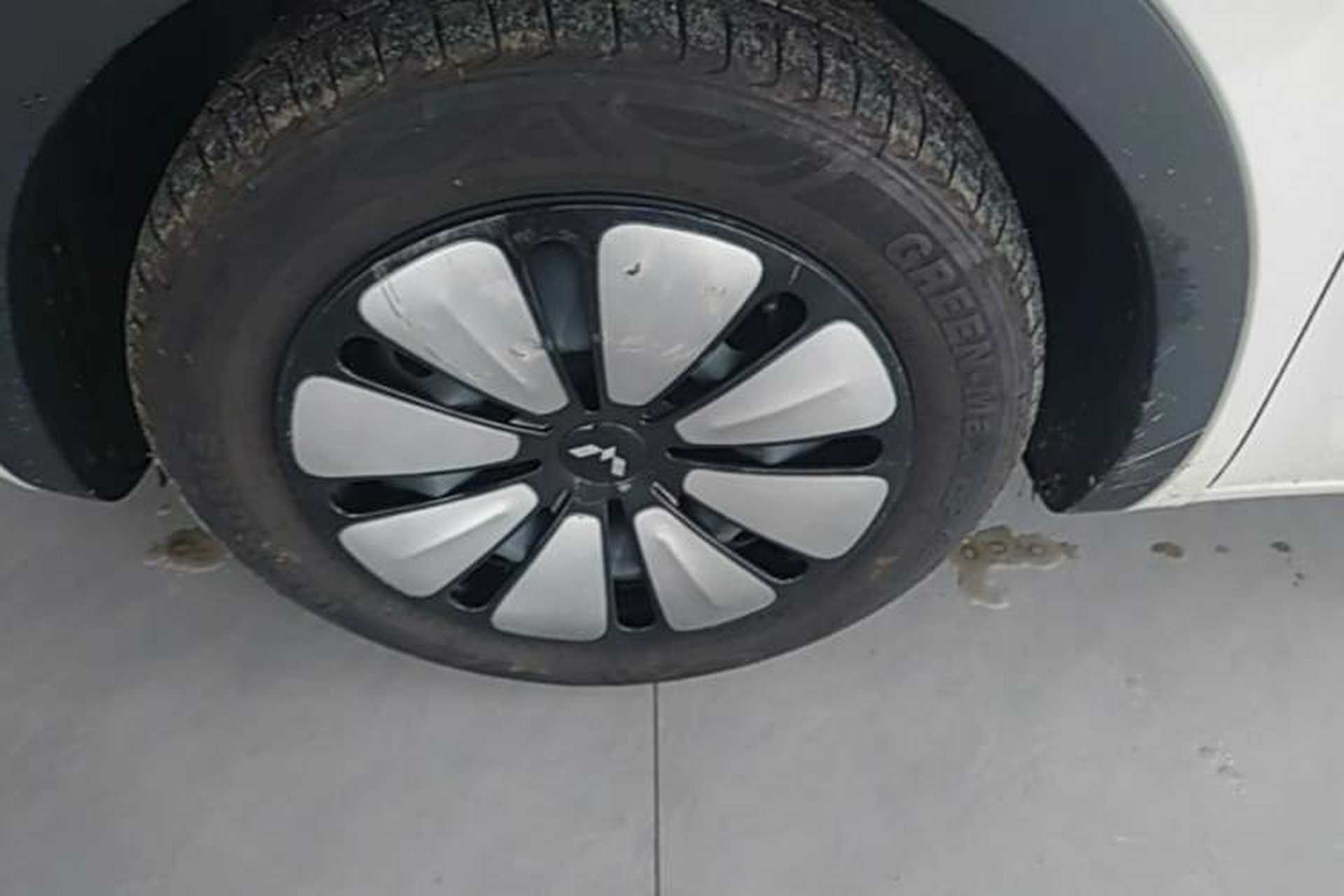 Used Wuling Bingo 2023 333 km Lingxi Connected Version Left Front Wheel Hub