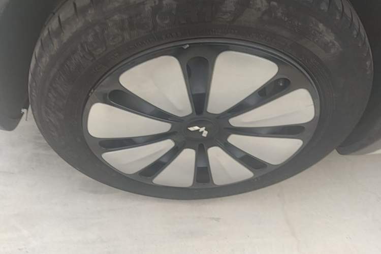 Used Wuling Bingo 2023 203km Comfort Edition Left Front Wheel Hub