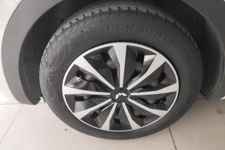 Used Wuling Bingo 2023 410 km Lingxi Deluxe Edition Left Front Wheel Hub