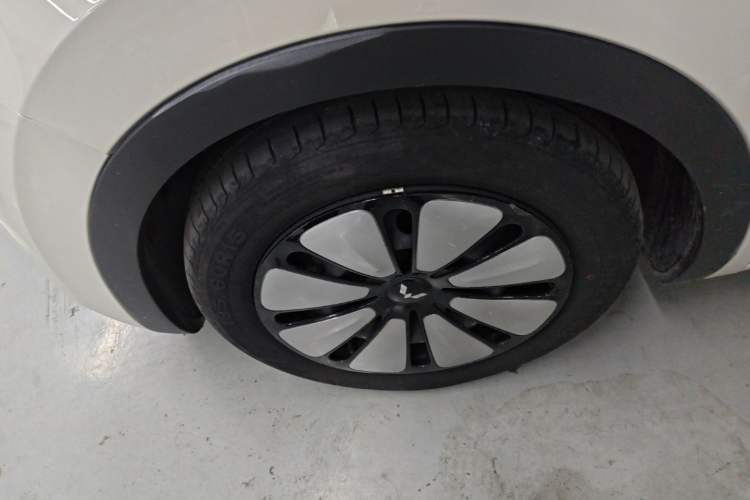 Used Wuling Bingo 2023 333km Enjoy+ Version Left Front Wheel Hub