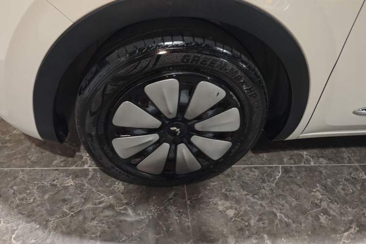 Used Wuling Bingo 2023 410 km Lingxi Deluxe Edition Left Front Wheel Hub