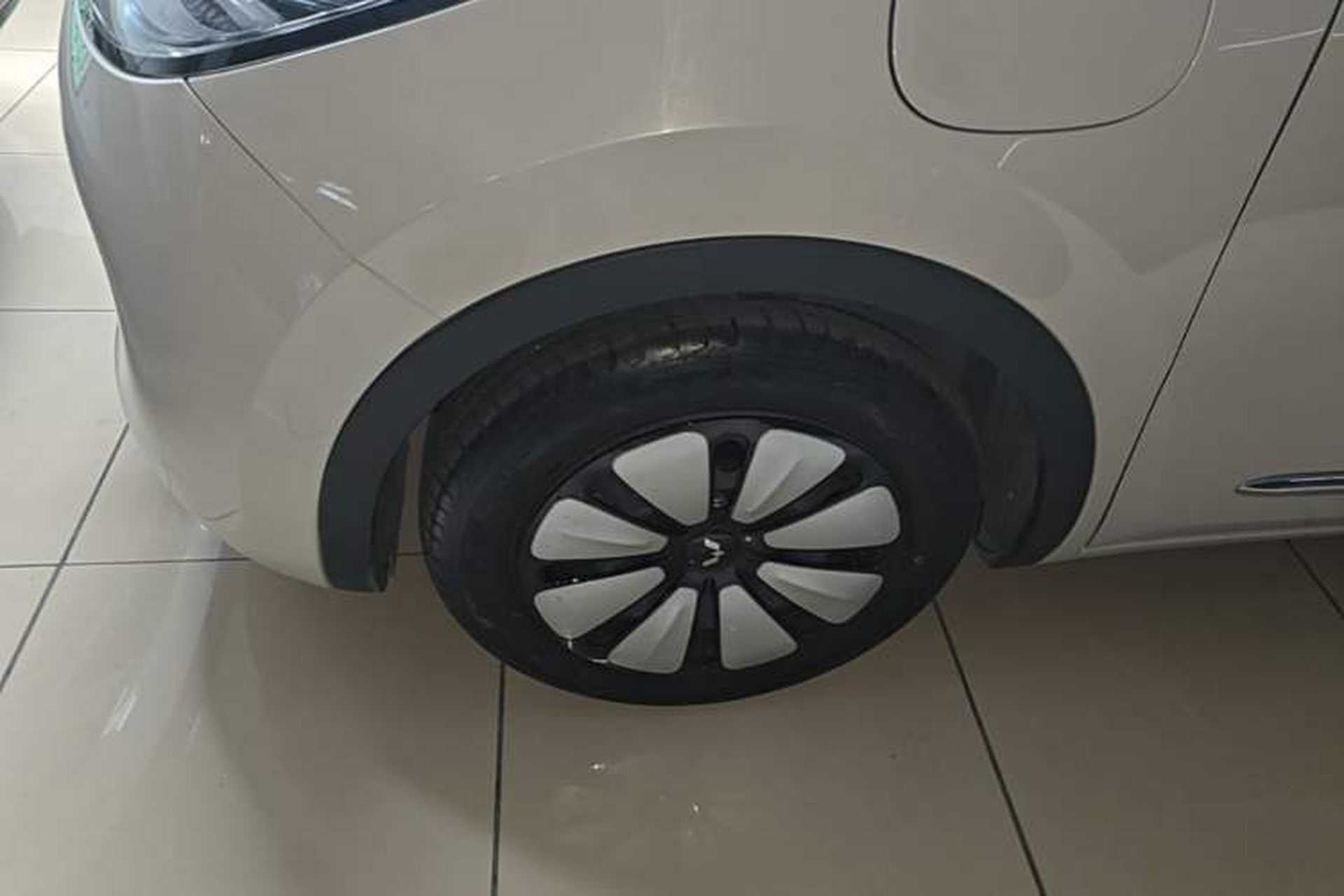 Used Wuling Bingo 2023 333 km Lingxi Connected+ Version Left Front Wheel Hub
