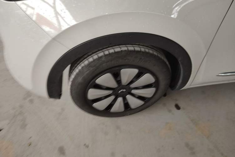 Used Wuling Bingo 2023 203km Comfort Edition Left Front Wheel Hub