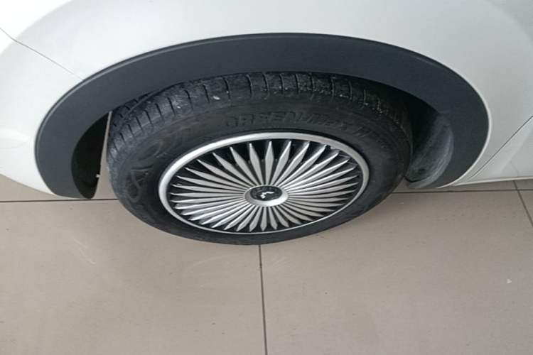 Used Wuling Bingo 2023 410 km Lingxi Deluxe Edition Left Front Wheel Hub