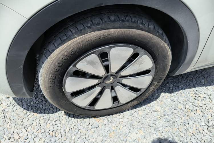 Used Wuling Bingo 2023 333 km Lingxi Connected+ Version Left Front Wheel Hub
