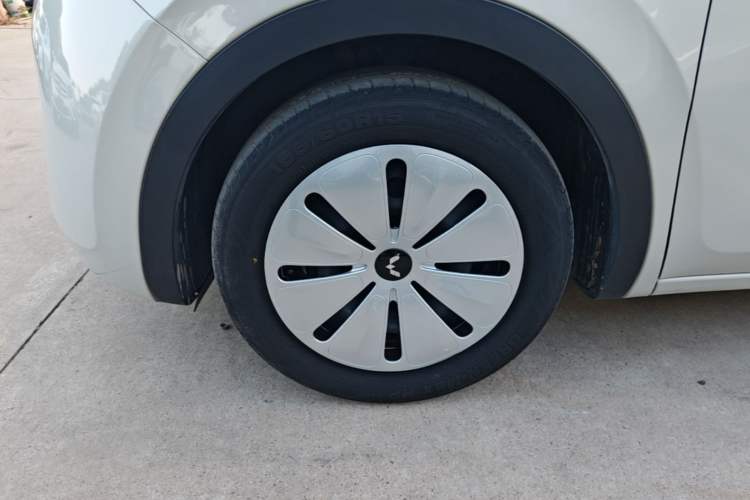 Used Wuling Bingo 2023 203km Light Edition Left Front Wheel Hub
