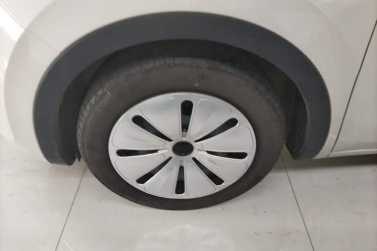 Used Wuling Bingo 2023 333 km Fast-Share Version Left Front Wheel Hub