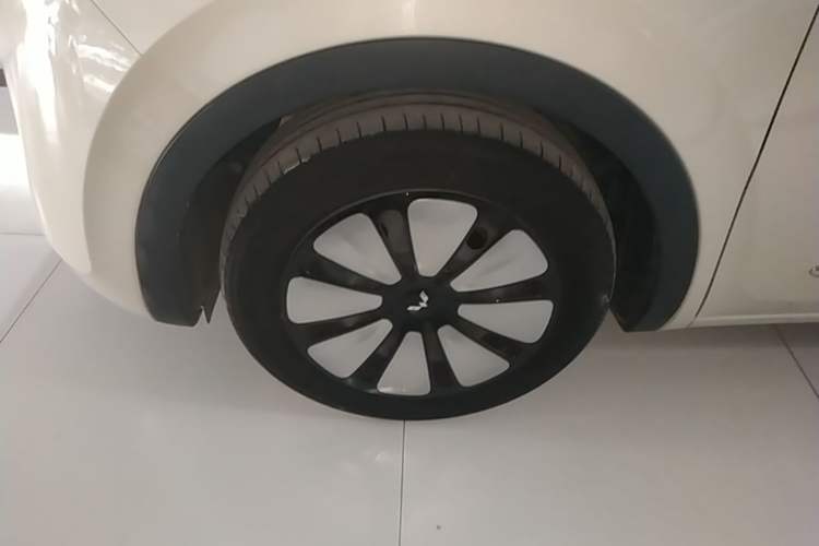 Used Wuling Bingo 2023 333 km Enjoyment Version Left Front Wheel Hub