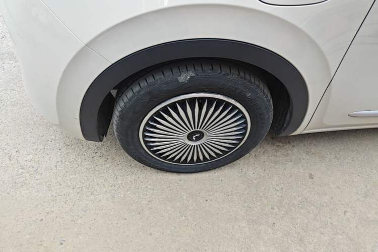 Used Wuling Bingo 2023 333 km Fast-Share Version Left Front Wheel Hub