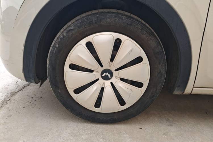 Used Wuling Bingo 2023 333 km Fast-Share Version Left Front Wheel Hub
