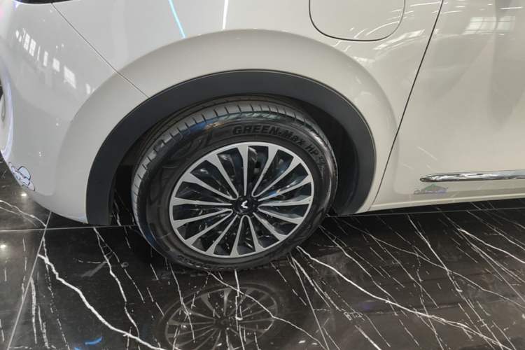 Used Wuling Bingo 2023 333km Enjoy+ Version Left Front Wheel Hub