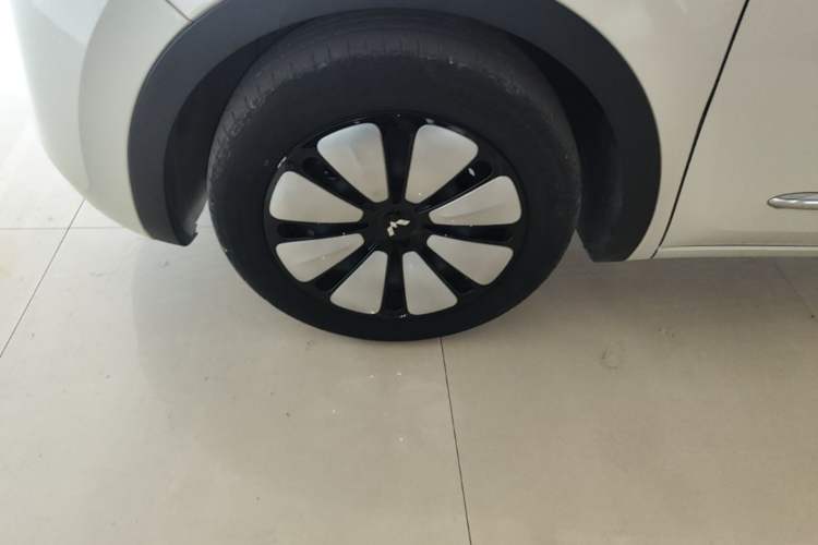Used Wuling Bingo 2023 333 km Lingxi Connected Version Left Front Wheel Hub