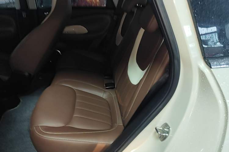 Used Wuling Bingo 2023 333 km Lingxi Connected+ Version Left Rear Seat