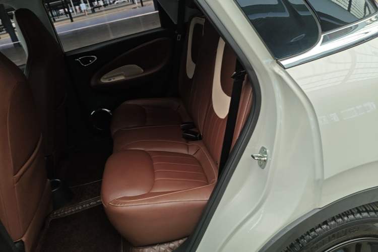 Used Wuling Bingo 2023 333 km Lingxi Connected+ Version Left Rear Seat