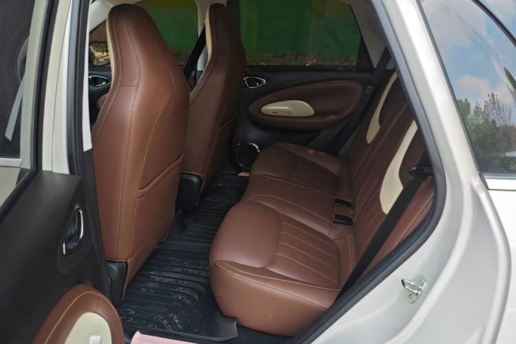 Used Wuling Bingo 2023 333 km Enjoyment Version Left Rear Seat