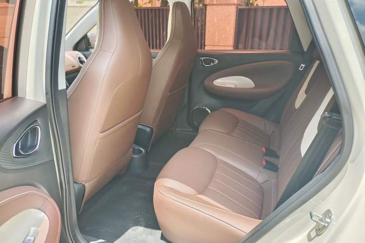 Used Wuling Bingo 2023 333 km Lingxi Connected+ Version Left Rear Seat