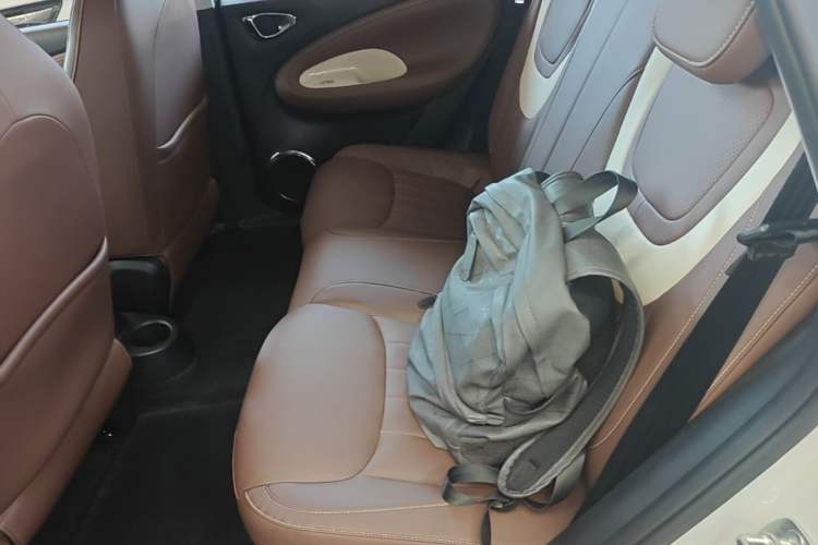 Used Wuling Bingo 2023 333 km Enjoyment Version Left Rear Seat
