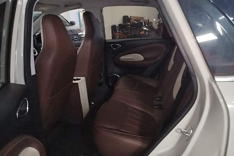 Used Wuling Bingo 2023 333 km Enjoyment Version Left Rear Seat
