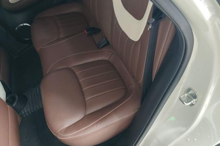 Used Wuling Bingo 2023 410 km Lingxi Deluxe Edition Left Rear Seat
