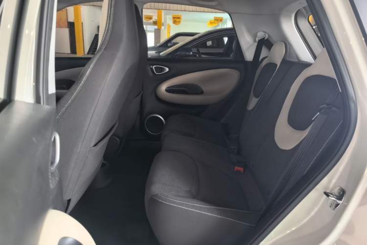 Used Wuling Bingo 2023 333 km Fast-Share Version Left Rear Seat