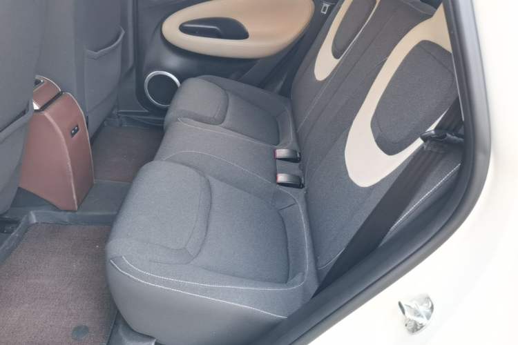 Used Wuling Bingo 2023 203km Light Edition Left Rear Seat