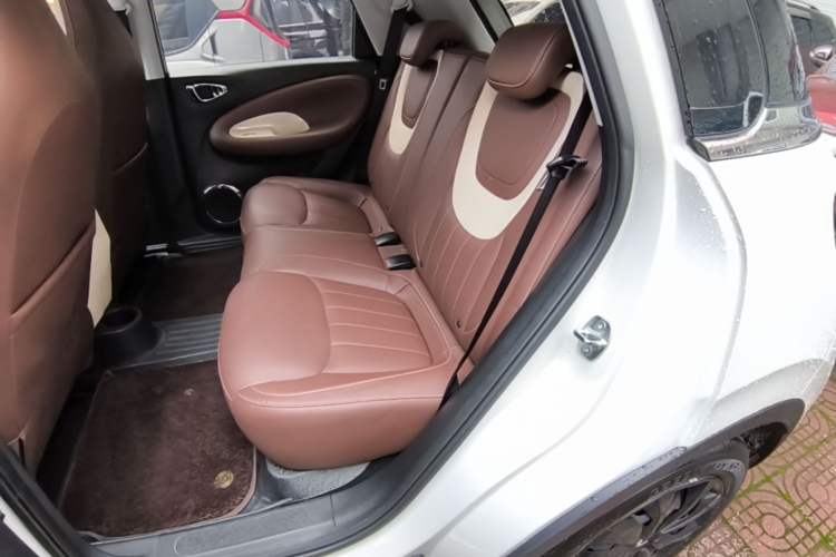 Used Wuling Bingo 2023 333 km Enjoyment Version Left Rear Seat