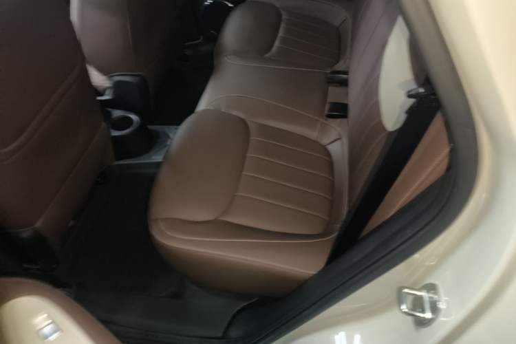 Used Wuling Bingo 2023 333 km Lingxi Connected+ Version Left Rear Seat