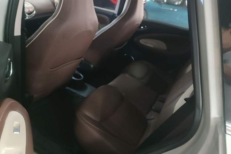 Used Wuling Bingo 2023 333 km Lingxi Connected Version Left Rear Seat