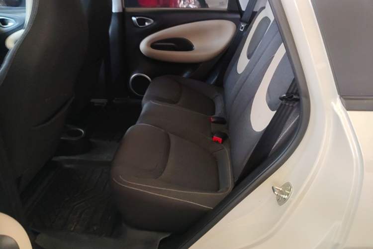 Used Wuling Bingo 2023 203km Light Edition Left Rear Seat