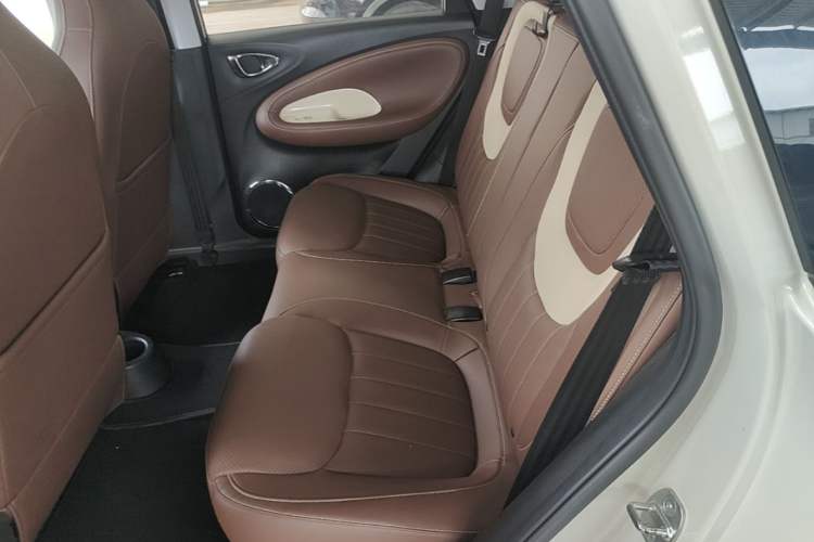 Used Wuling Bingo 2023 333 km Enjoyment Version Left Rear Seat