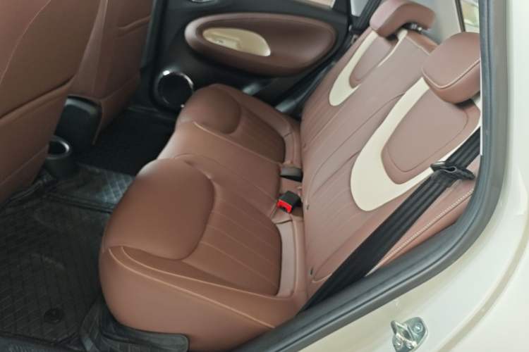 Used Wuling Bingo 2023 333 km Enjoyment Version Left Rear Seat