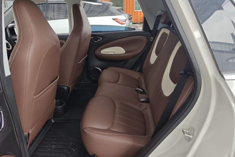 Used Wuling Bingo 2023 333 km Lingxi Connected+ Version Left Rear Seat