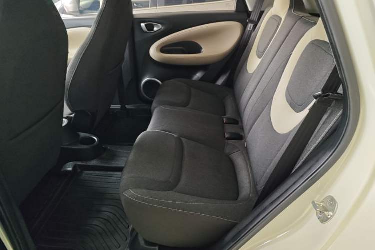 Used Wuling Bingo 2023 333 km Fast-Share Version Left Rear Seat