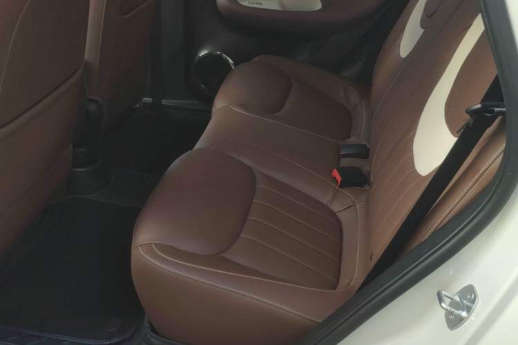 Used Wuling Bingo 2023 203km Comfort Edition Left Rear Seat