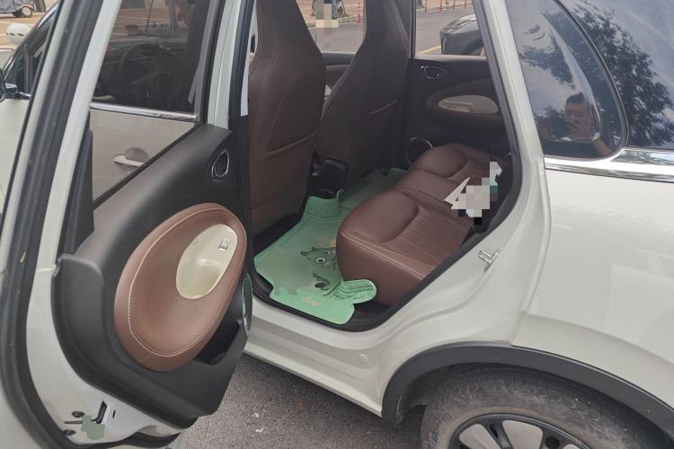 Used Wuling Bingo 2023 333 km Lingxi Connected Version Left Rear Seat