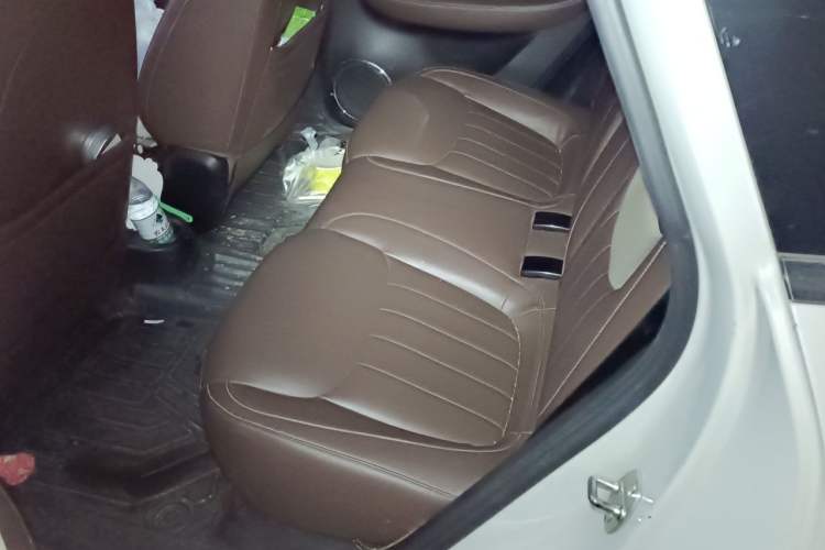 Used Wuling Bingo 2023 333 km Lingxi Connected Version Left Rear Seat