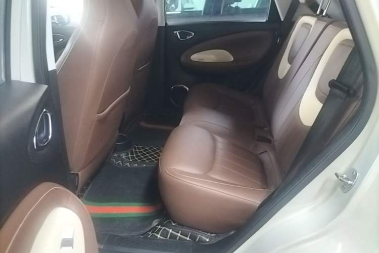 Used Wuling Bingo 2023 333 km Lingxi Connected+ Version Left Rear Seat