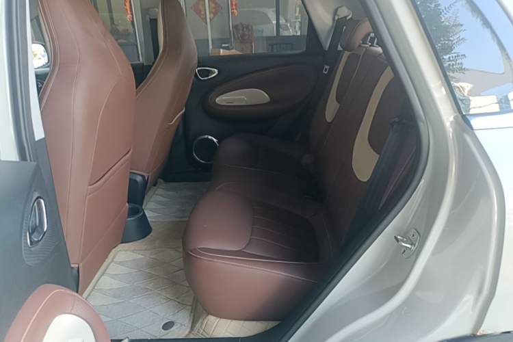 Used Wuling Bingo 2023 333 km Lingxi Connected Version Left Rear Seat