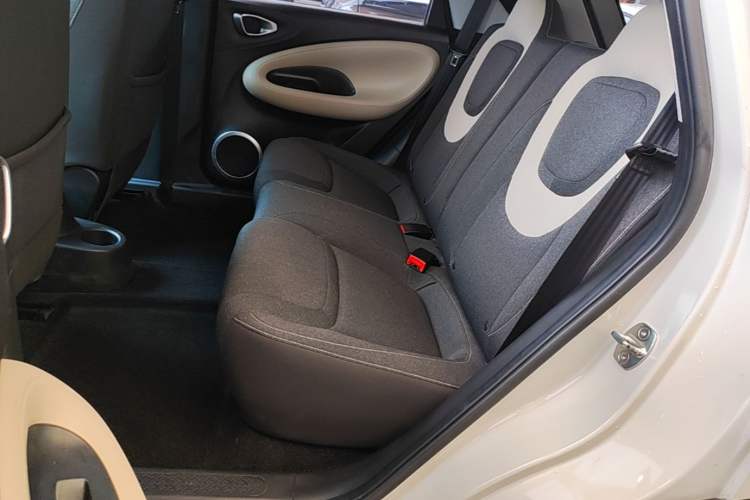 Used Wuling Bingo 2023 203km Light Edition Left Rear Seat