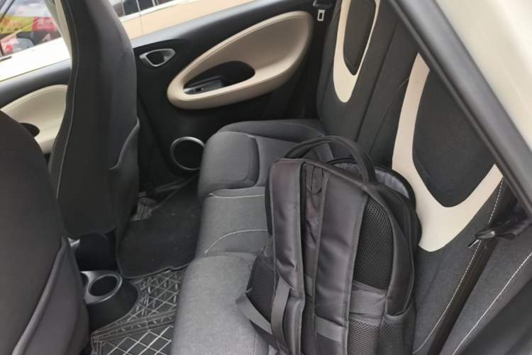 Used Wuling Bingo 2023 333 km Fast-Share Version Left Rear Seat