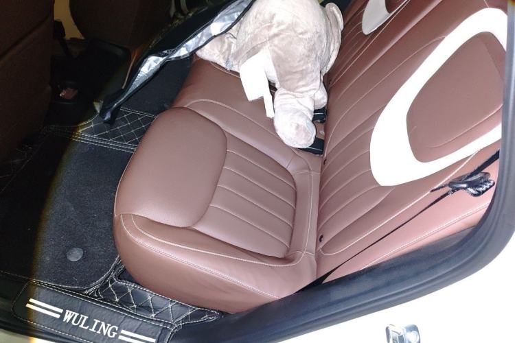 Used Wuling Bingo 2023 333 km Lingxi Connected+ Version Left Rear Seat