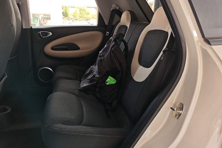Used Wuling Bingo 2023 203km Light Edition Left Rear Seat