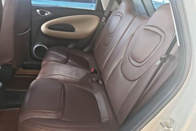 Used Wuling Bingo 2023 203km Light Edition Left Rear Seat