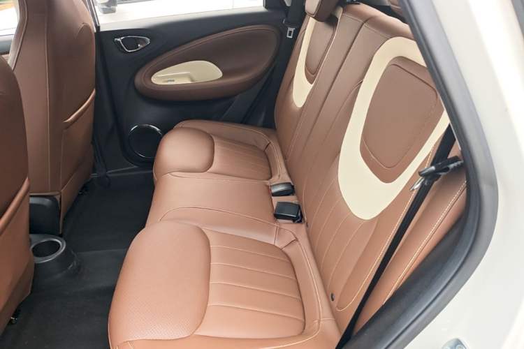 Used Wuling Bingo 2023 333 km Lingxi Connected+ Version Left Rear Seat
