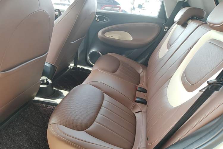 Used Wuling Bingo 2023 333 km Lingxi Connected+ Version Left Rear Seat