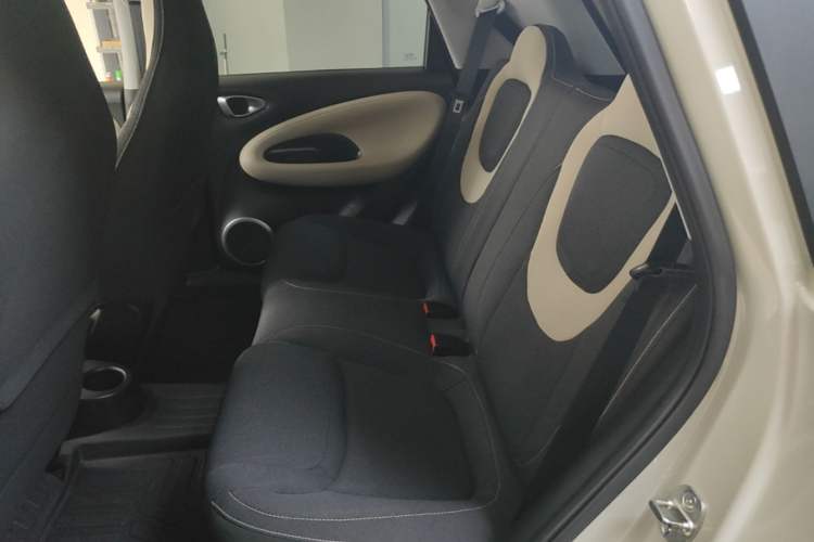 Used Wuling Bingo 2023 203km Light Edition Left Rear Seat