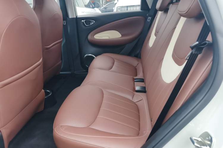 Used Wuling Bingo 2023 333 km Lingxi Connected Version Left Rear Seat