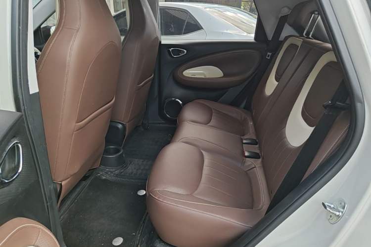 Used Wuling Bingo 2023 333 km Lingxi Connected Version Left Rear Seat