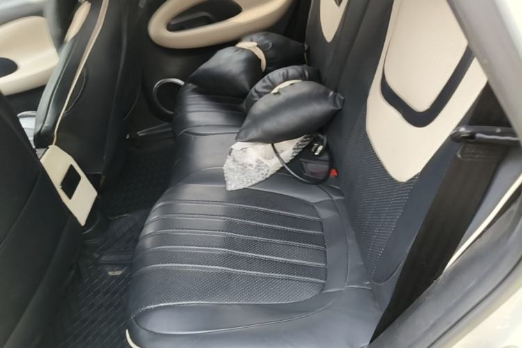 Used Wuling Bingo 2023 203km Light Edition Left Rear Seat