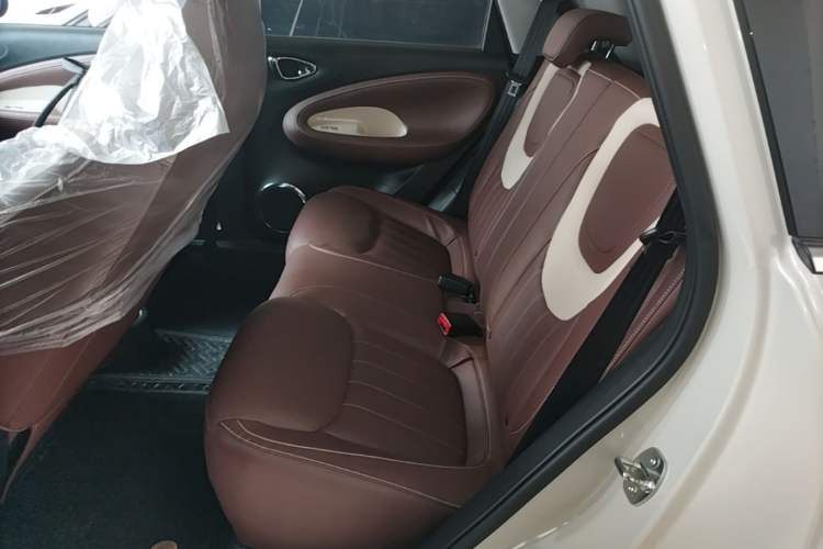 Used Wuling Bingo 2023 333 km Lingxi Connected Version Left Rear Seat